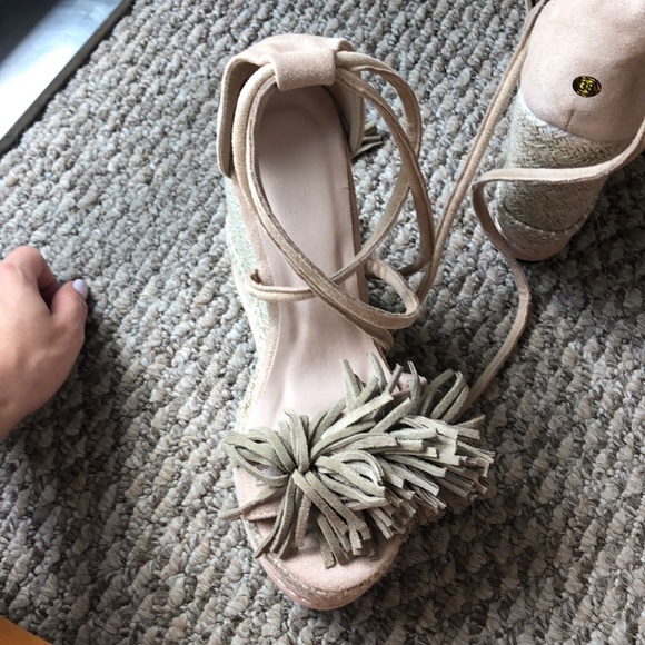 Heels - Picture 6 of 8